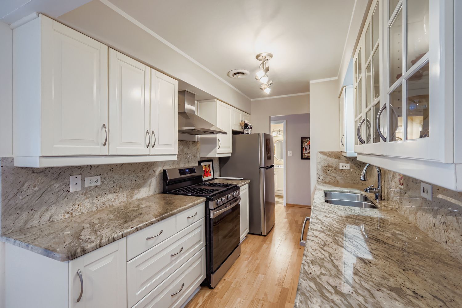 8901 South Roberts Road, Unit 104 Hickory Hills, IL 60457 - Photo 5 of 11 Gallery Image 5