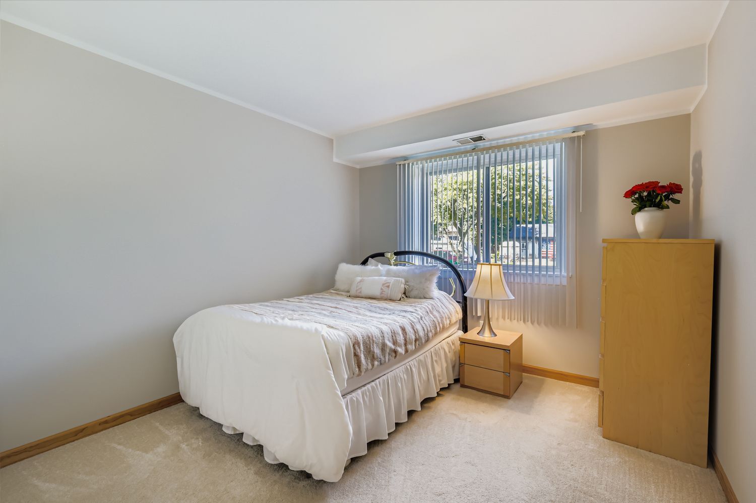 8901 South Roberts Road, Unit 104 Hickory Hills, IL 60457 - Photo 9 of 11 Gallery Image 9