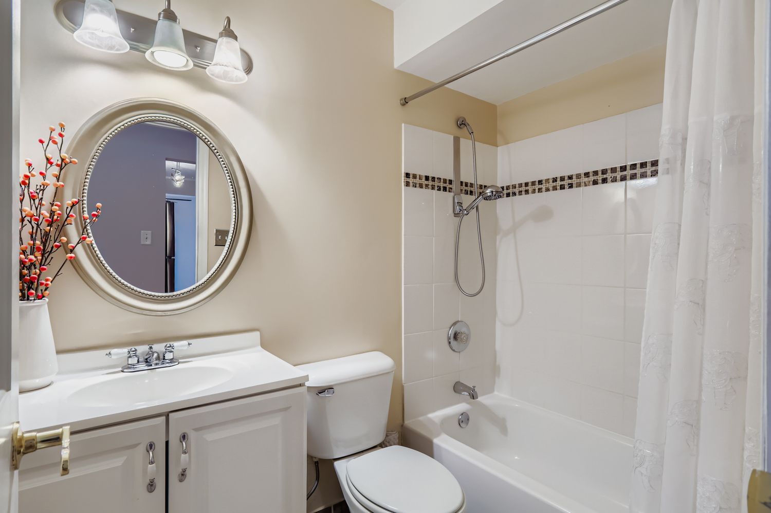 8901 South Roberts Road, Unit 104 Hickory Hills, IL 60457 - Photo 10 of 11 Gallery Image 10