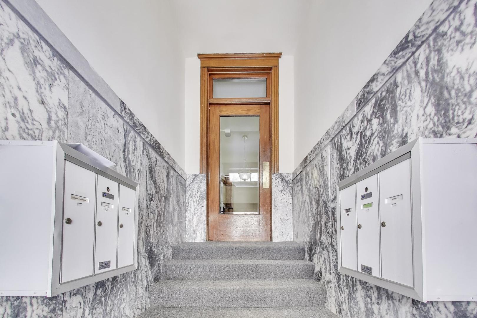 723 West Belden Avenue, Unit 1 Chicago, IL 60614 - Photo 2 of 24