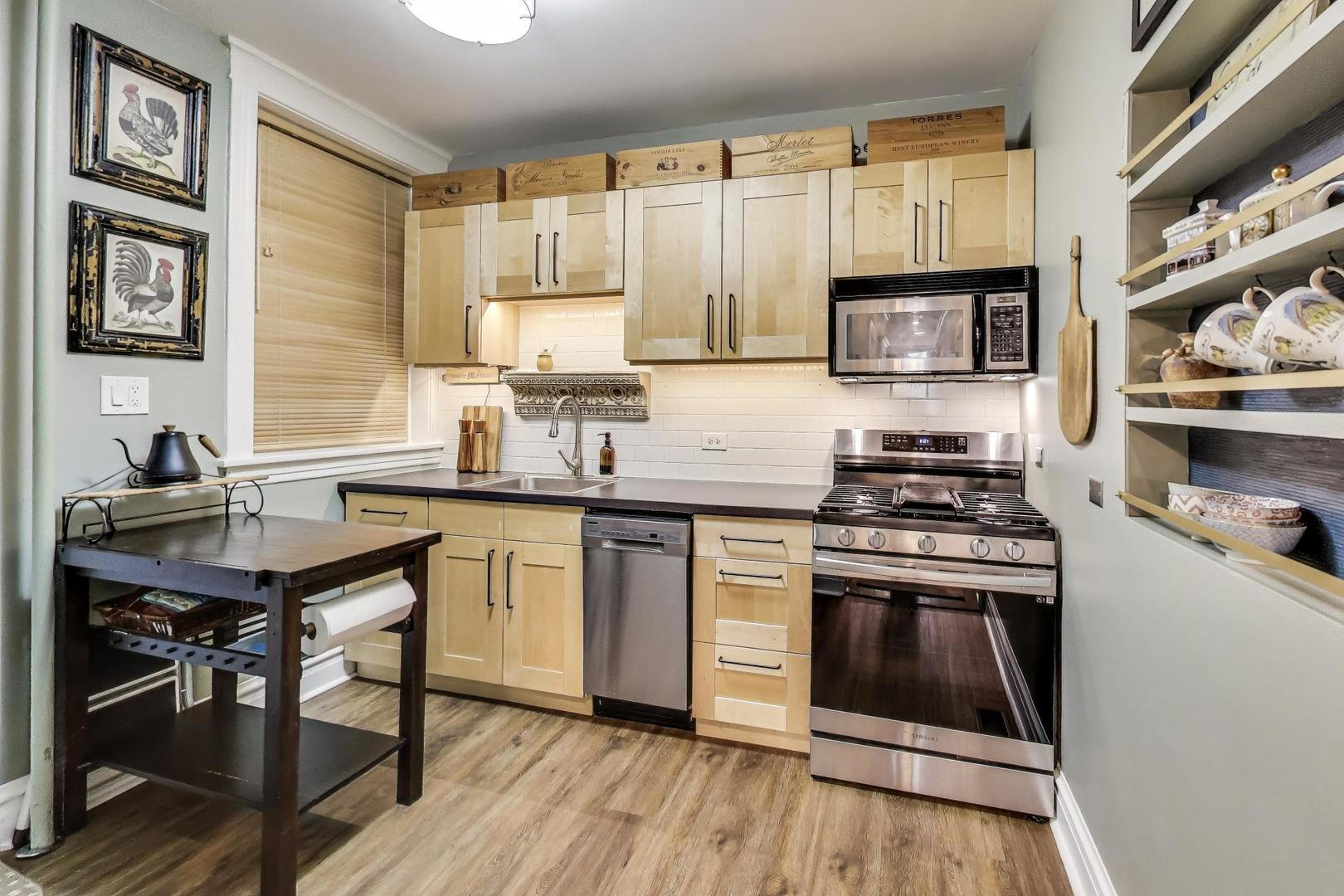 723 West Belden Avenue, Unit 1 Chicago, IL 60614 - Photo 7 of 24