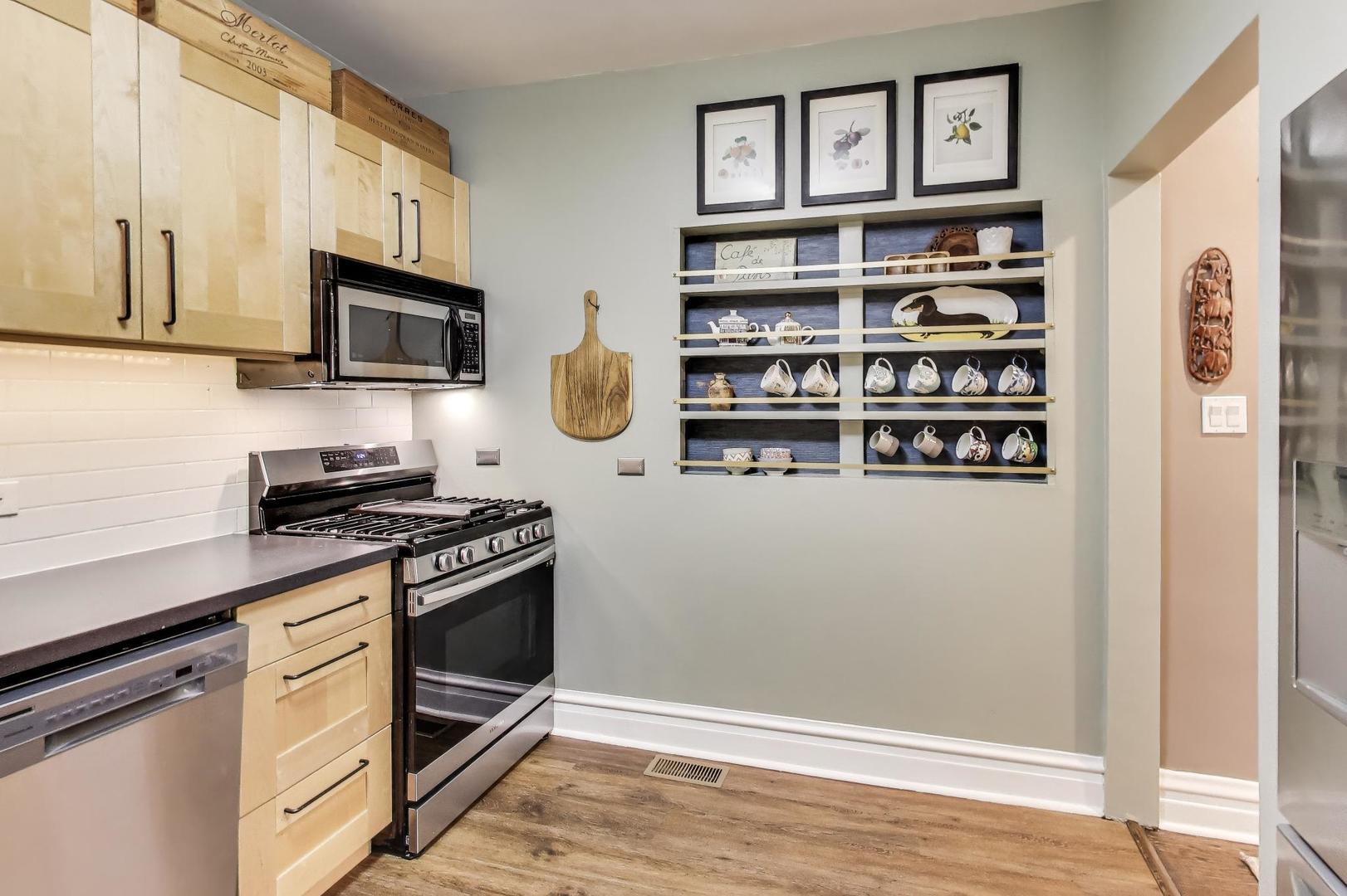 723 West Belden Avenue, Unit 1 Chicago, IL 60614 - Photo 9 of 24