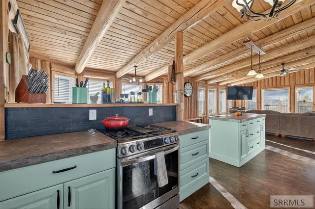 $585,000 | 1686 East Harkness Canyon Road, McCammon, ID 83250