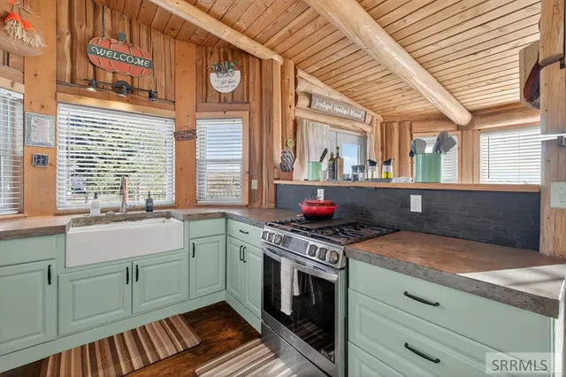 $585,000 | 1686 East Harkness Canyon Road, McCammon, ID 83250