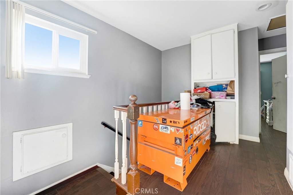11800 Gager Street Sylmar, CA 91342 - Photo 15 of 25 a utility room with dryer and washer