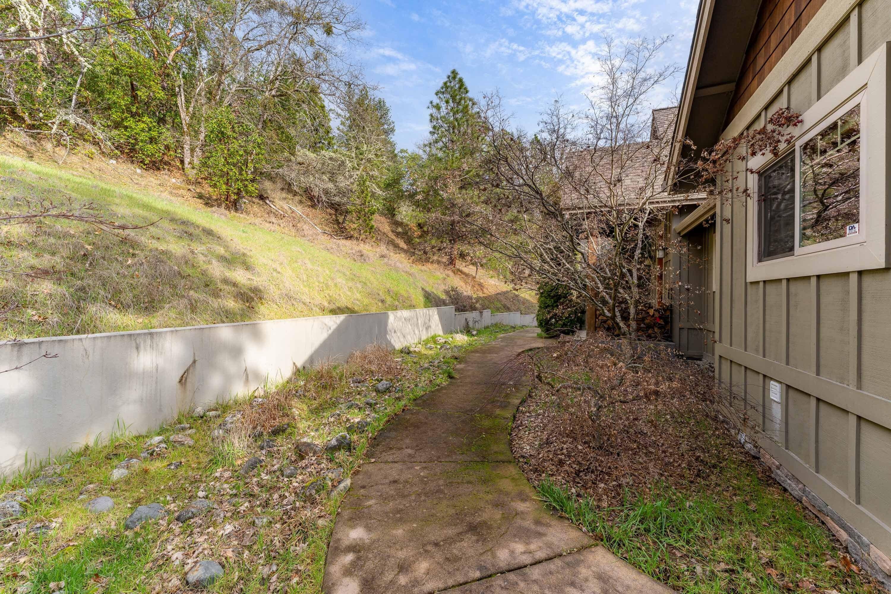 252 Frontier Lane Grants Pass, OR 97526 - Photo 50 of 65 015_ext_8_of_22_534