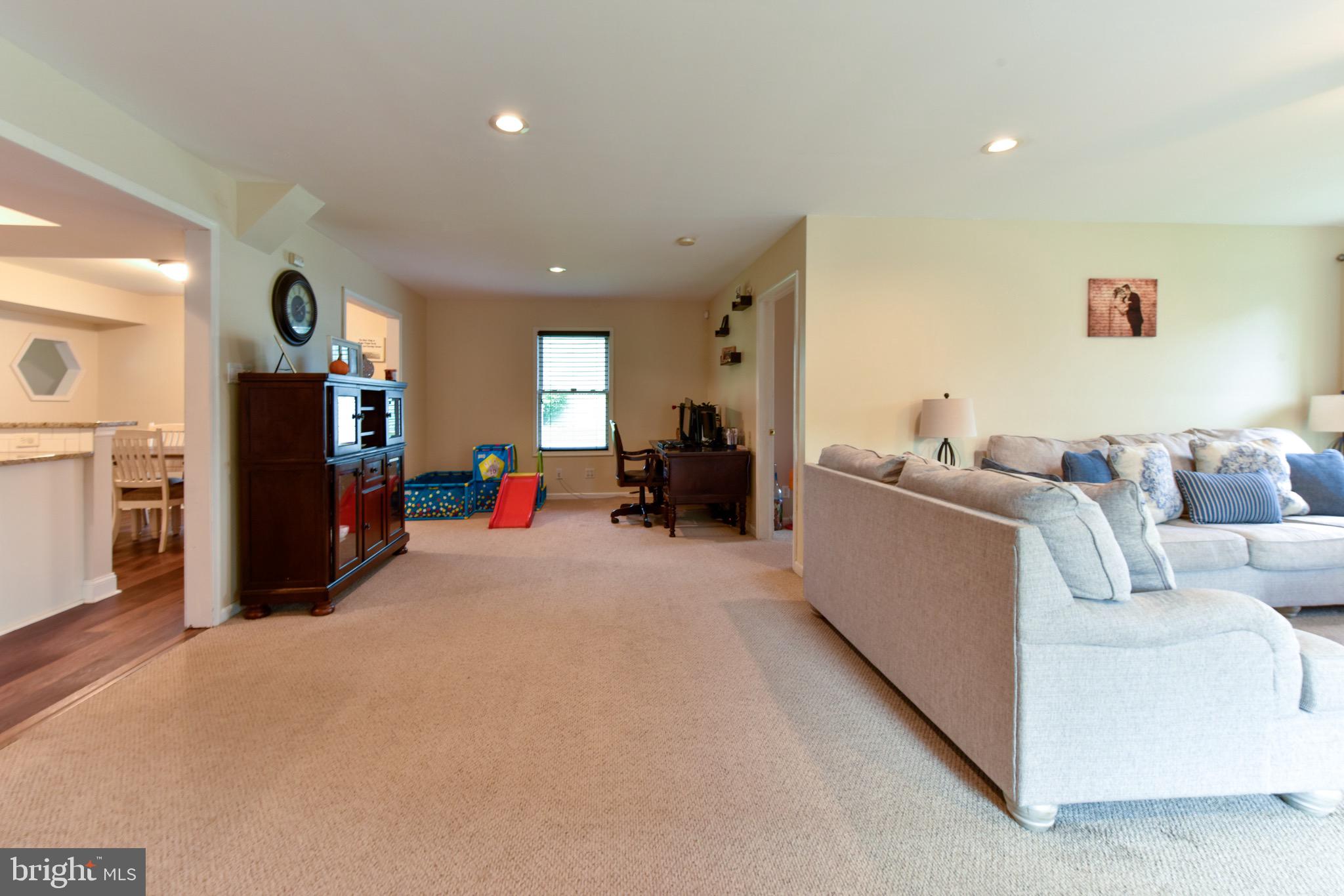 121 Newport Road Sicklerville, NJ 08081 - Photo 22 of 50