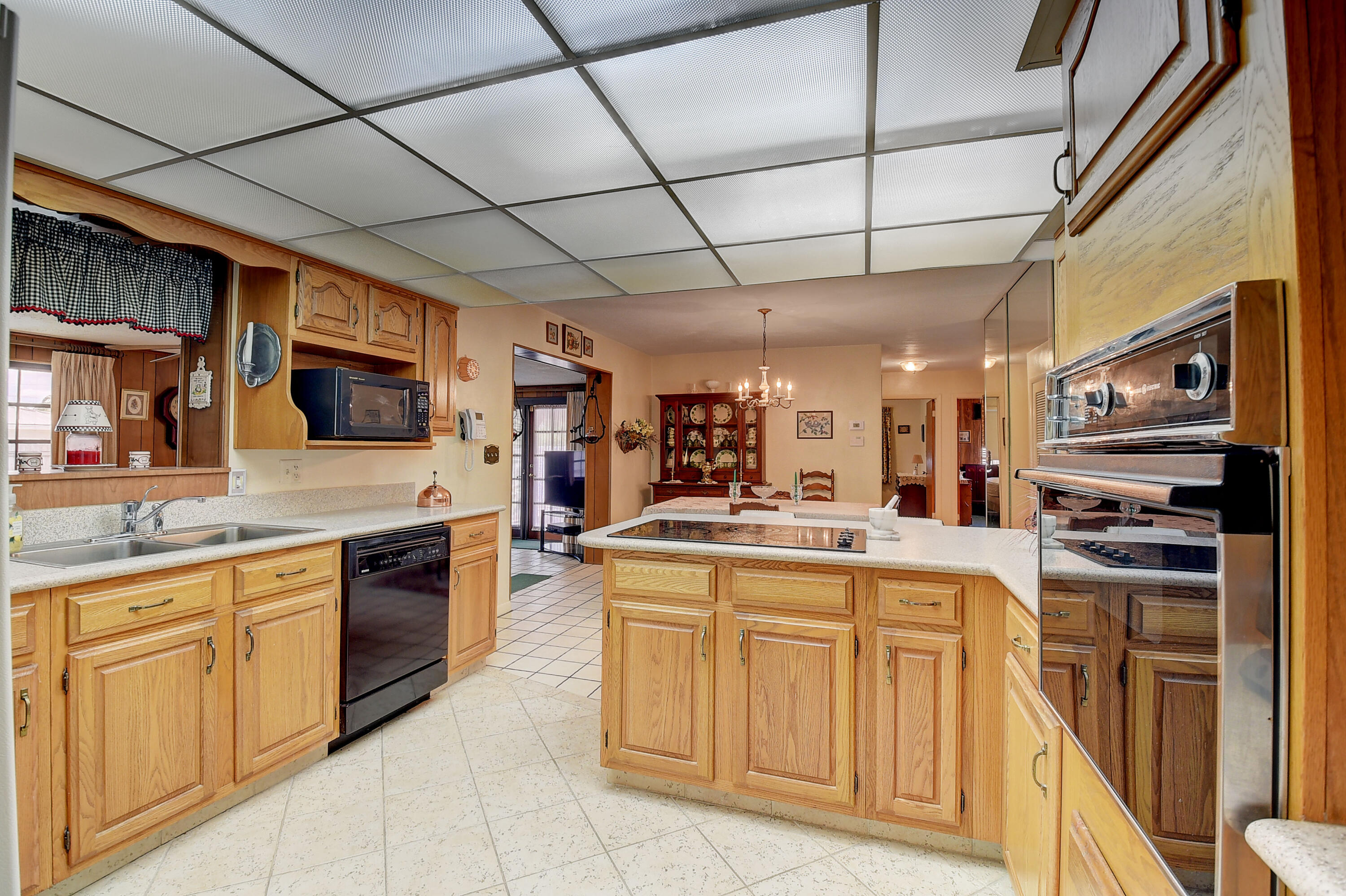 2819 Southwest 4th Street Boynton Beach, FL 33435 - Photo 12 of 32 11_dsc_9240_1_2_3_4