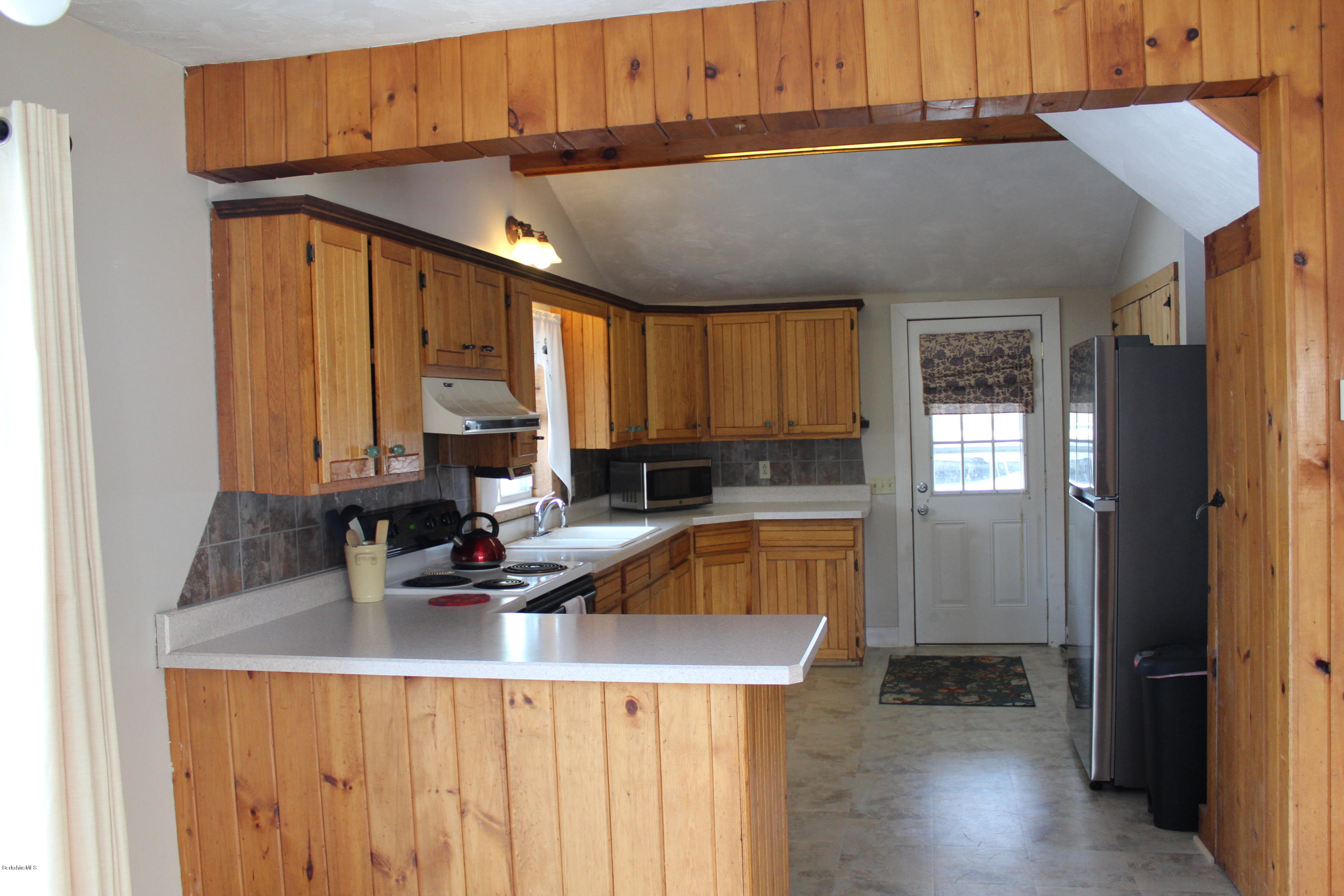 232 Hancock Road Pittsfield, MA 01201 - Photo 5 of 21 Kicthen