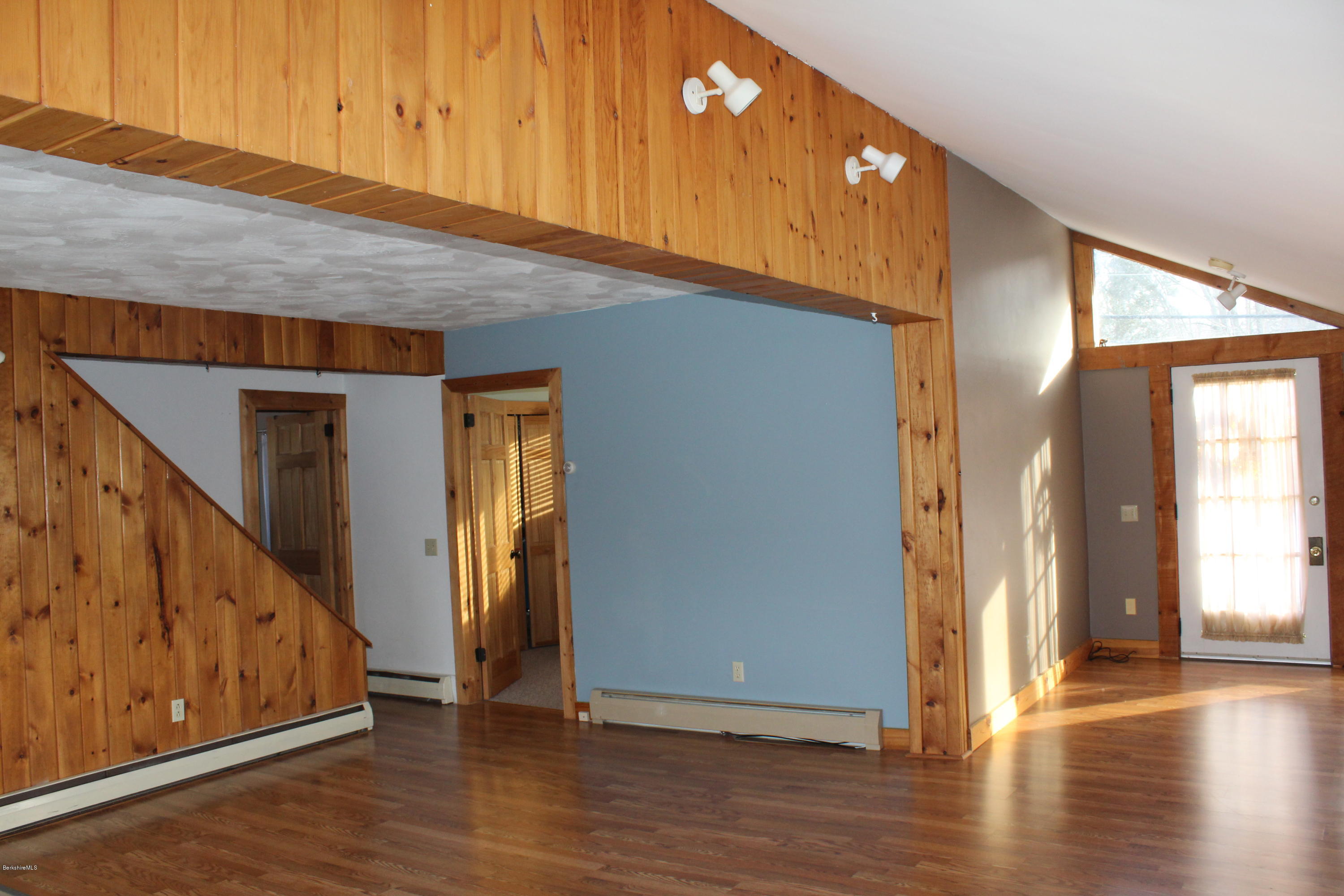 232 Hancock Road Pittsfield, MA 01201 - Photo 8 of 21 Living Room