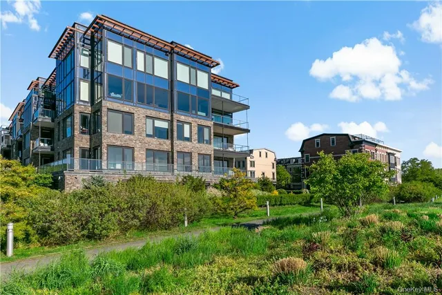 $2,490,000 | 16 Rivers Edge Drive, Unit 200, Tarrytown, NY 10591