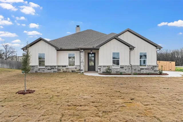 $529,900 | 114 Salt Creek Road, Lorena, TX 76655