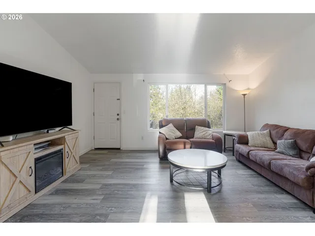 $315,000 | 1716 Fir Street, Sweet Home, OR 97386