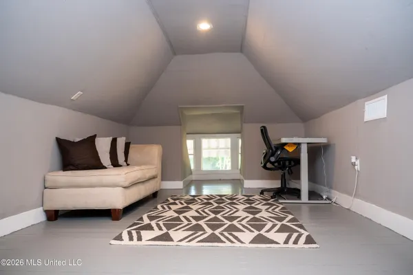 $3,000 | 4091 Pine Hill Drive, Jackson, MS 39206