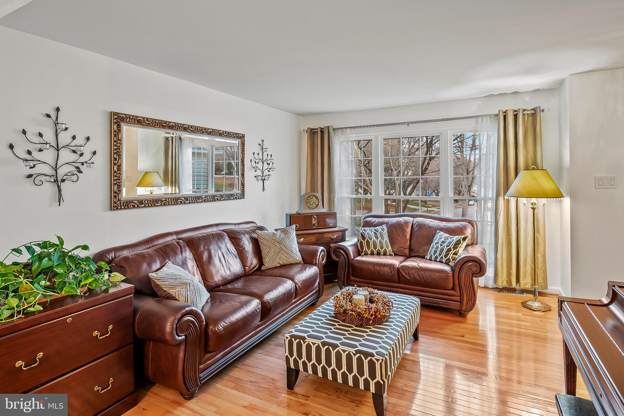 6458 Empty Song Road Columbia, MD 21044 - Photo 11 of 61 Living Room (alt view)
