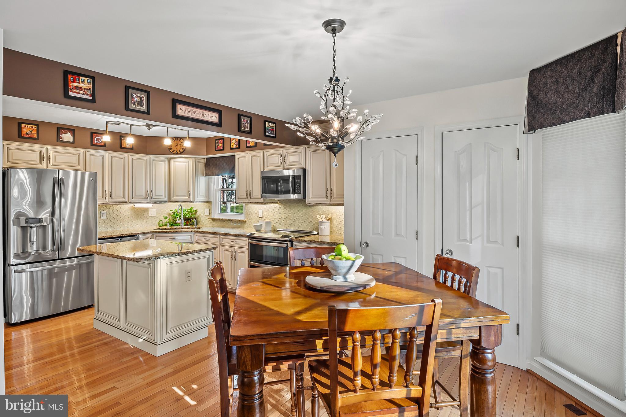 6458 Empty Song Road Columbia, MD 21044 - Photo 19 of 61 Breakfast Area (alt view)
