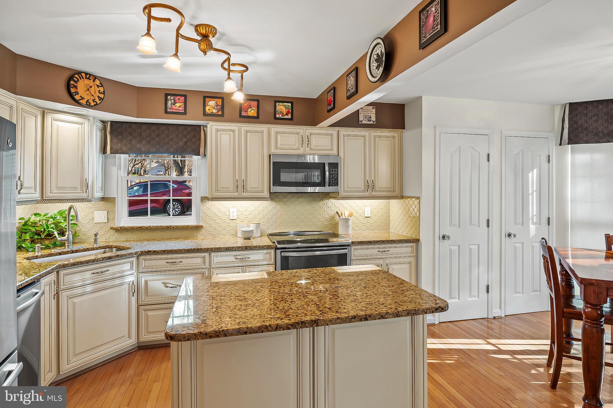 6458 Empty Song Road Columbia, MD 21044 - Photo 21 of 61 Kitchen (alt view)