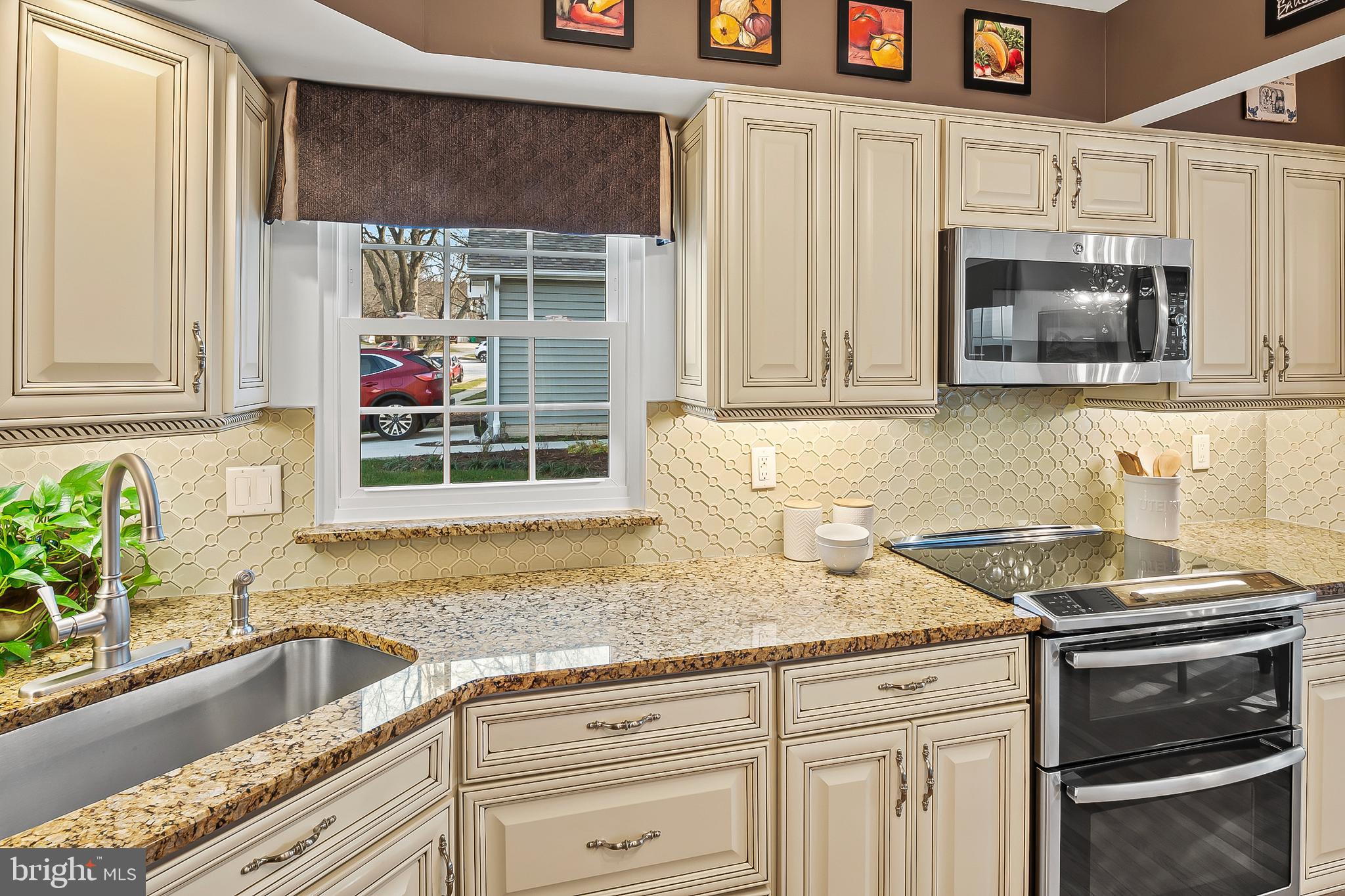 6458 Empty Song Road Columbia, MD 21044 - Photo 23 of 61 Kitchen (alt view)