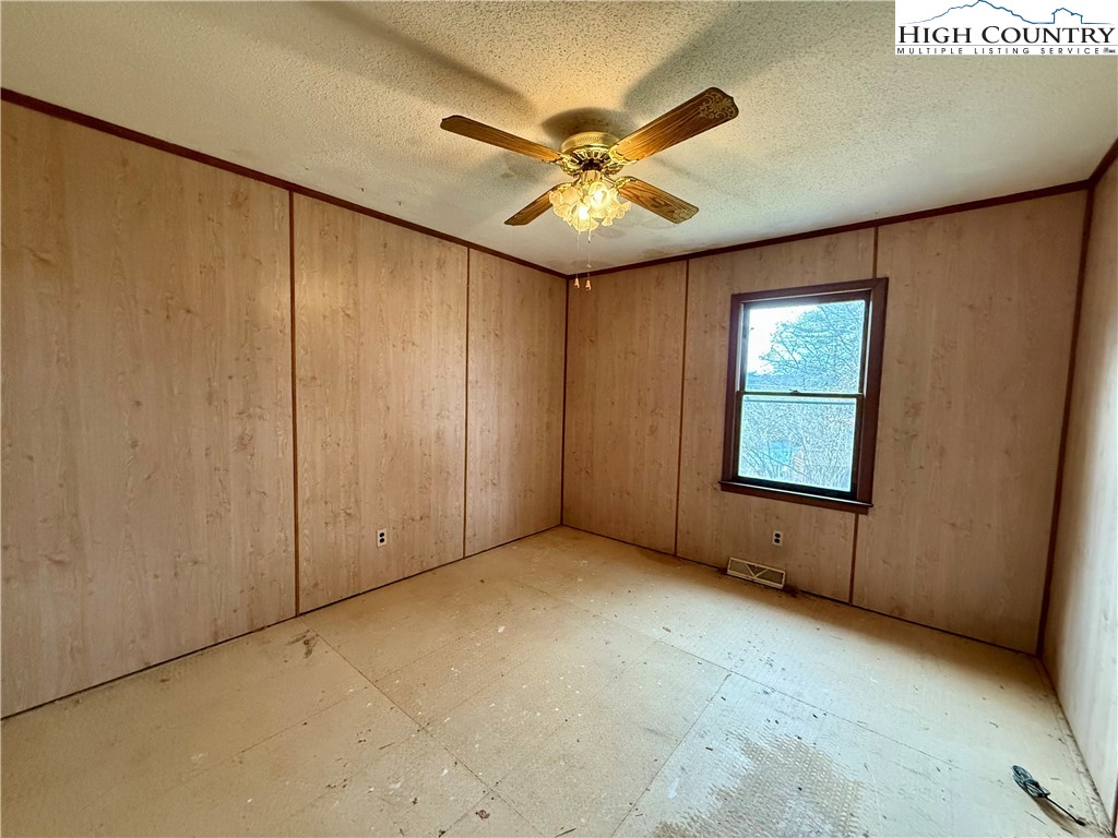 365 Ollis Road Spruce Pine, NC 28777 - Photo 6 of 12