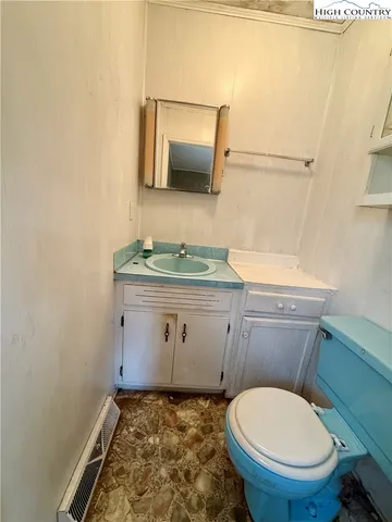 $147,900 | 365 Ollis Road, Spruce Pine, NC 28777