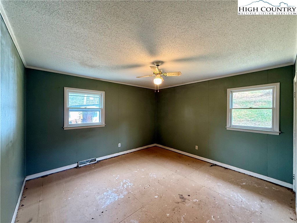 365 Ollis Road Spruce Pine, NC 28777 - Photo 8 of 12