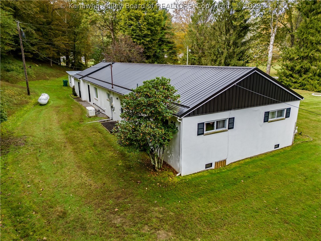 1891 Bills Creek Road Winfield, WV 25213 - Photo 13 of 31 Gallery Image 13