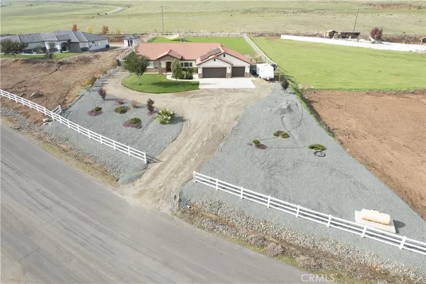 $653,500 | 16605 Deer Creek Drive, Springville, CA 93265