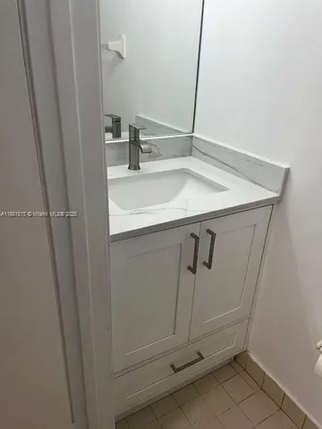 $1,900 | 2740 West 76th Street, Unit 206, Hialeah, FL 33016