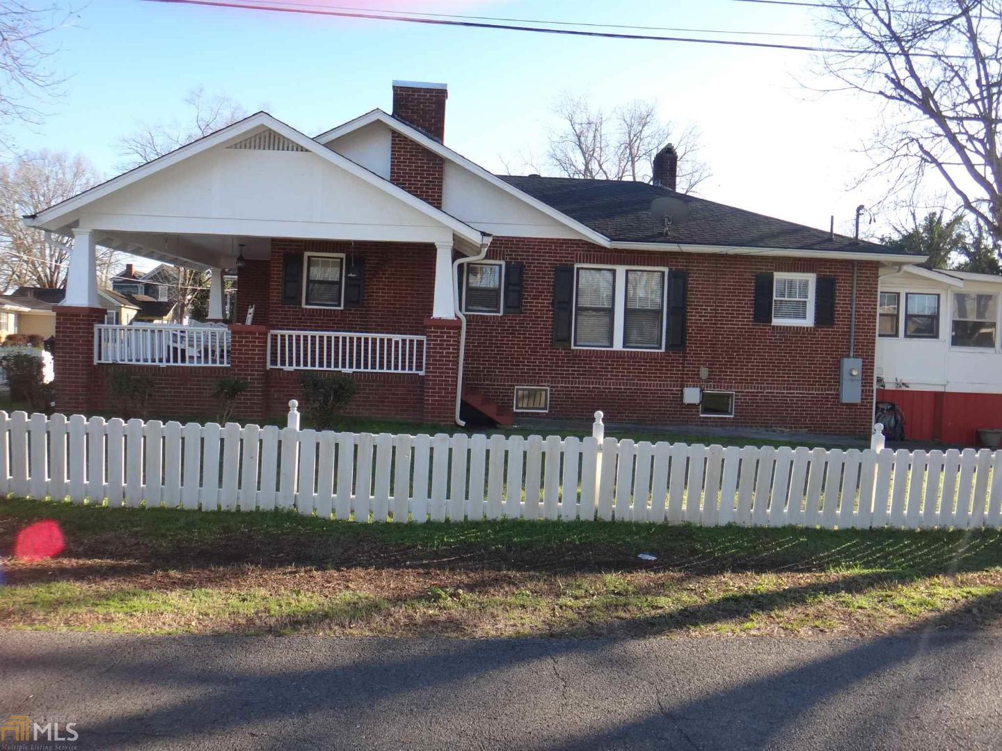 1019 Ave A Northeast Rome, GA 30165 - Photo 1 of 1 a front view of a house