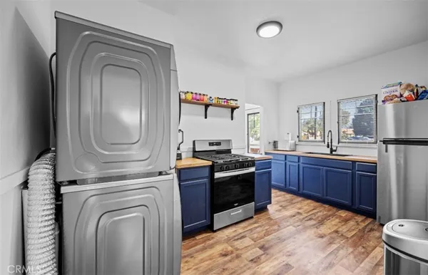 $2,200 | 529 East Latham Avenue, Hemet, CA 92543