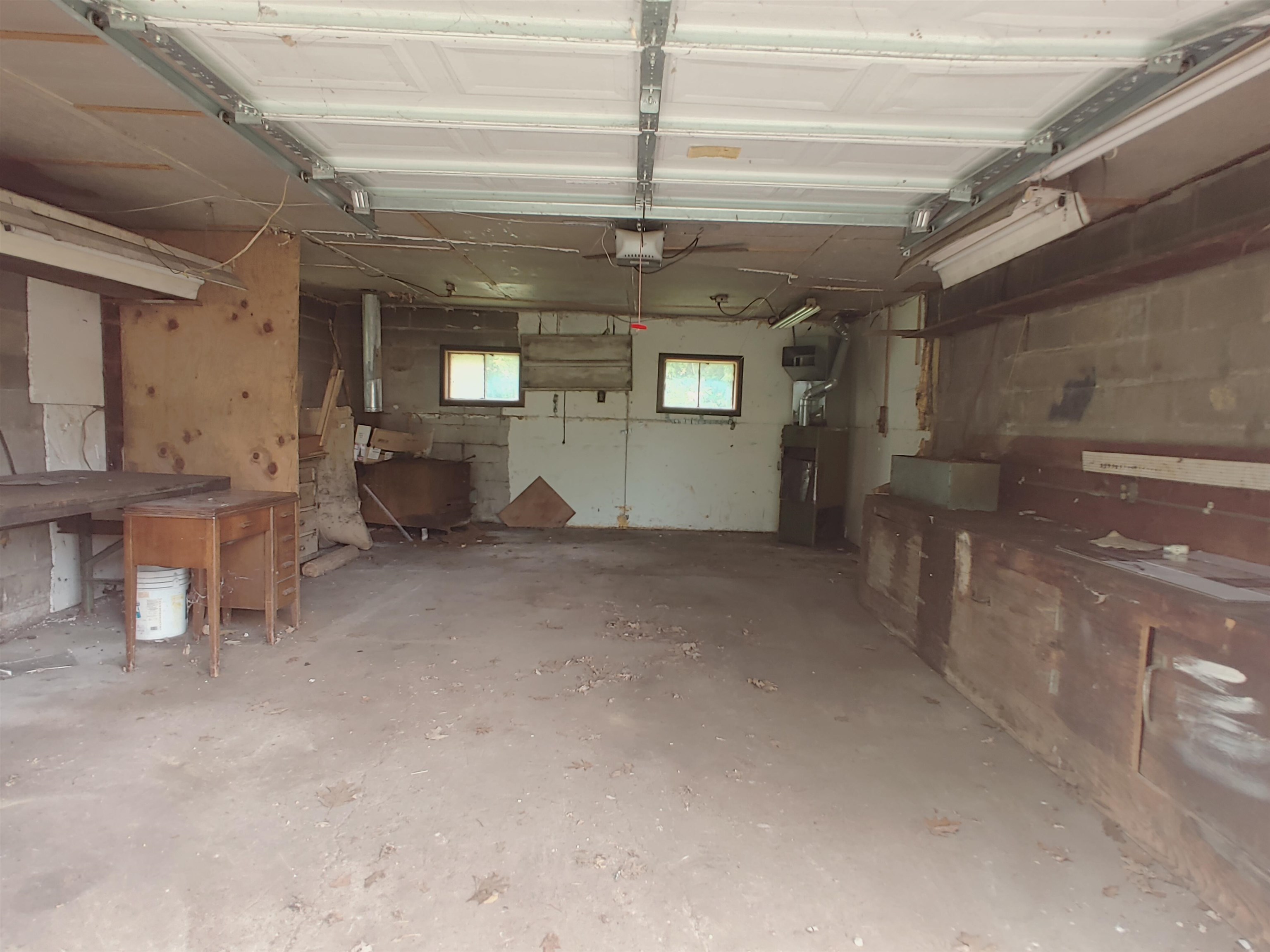 5152 Blackhawk Road Rockford, IL 61109 - Photo 7 of 31 a view of a hallway with seating area