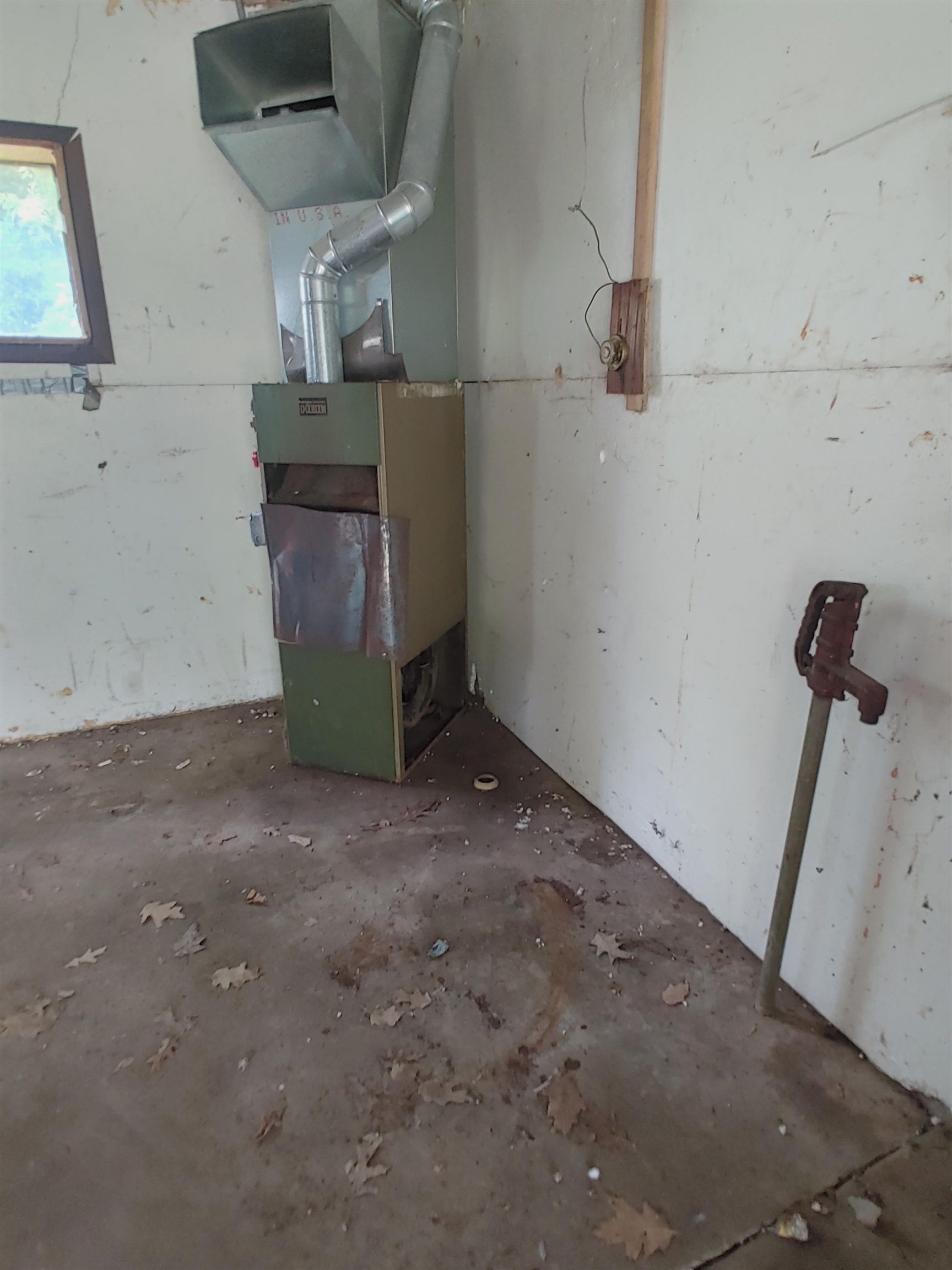 5152 Blackhawk Road Rockford, IL 61109 - Photo 8 of 31 a view of a storage