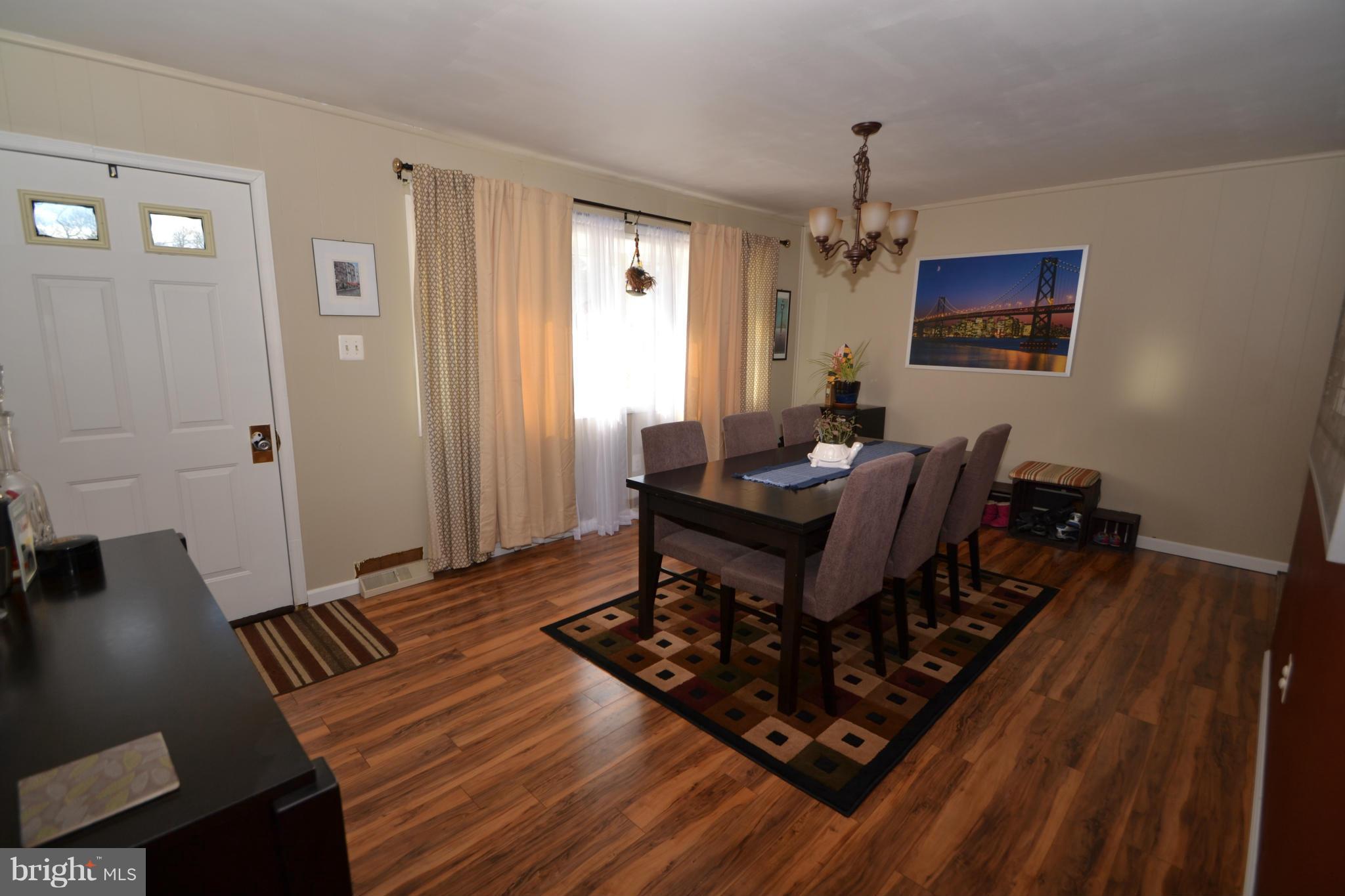 929 Shirley Manor Road Reisterstown, MD 21136 - Photo 8 of 23 Living Room