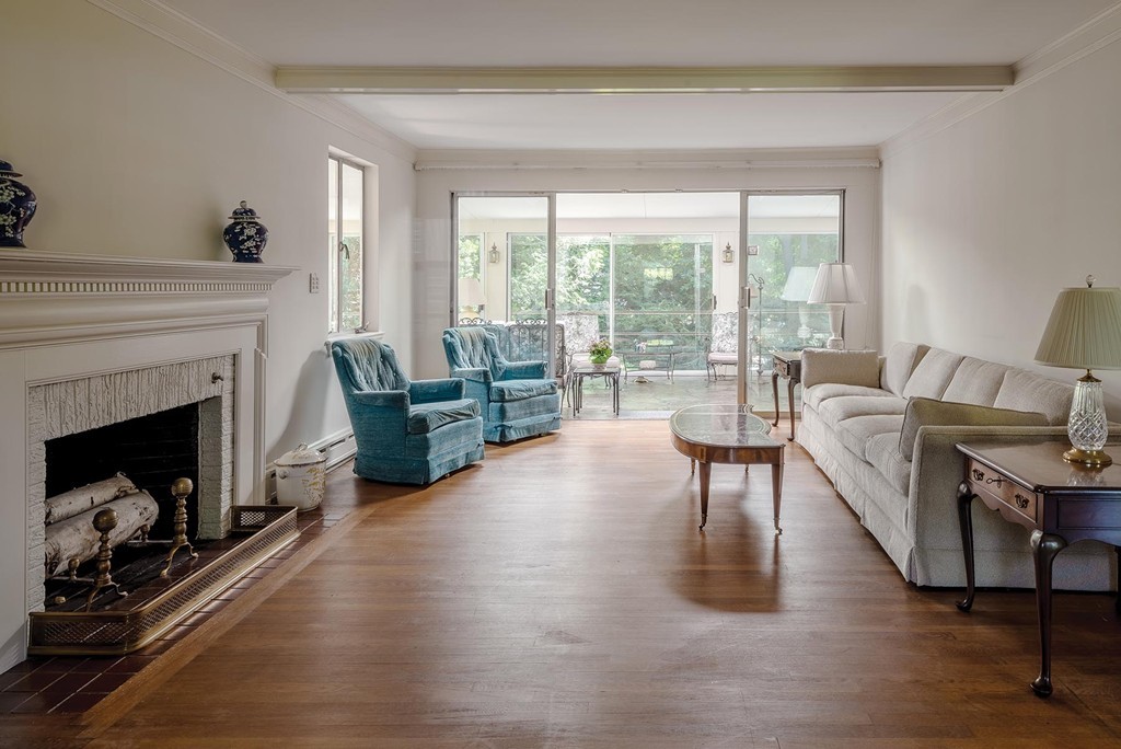 276 Dorset Road Newton, MA 02468 - Photo 2 of 11