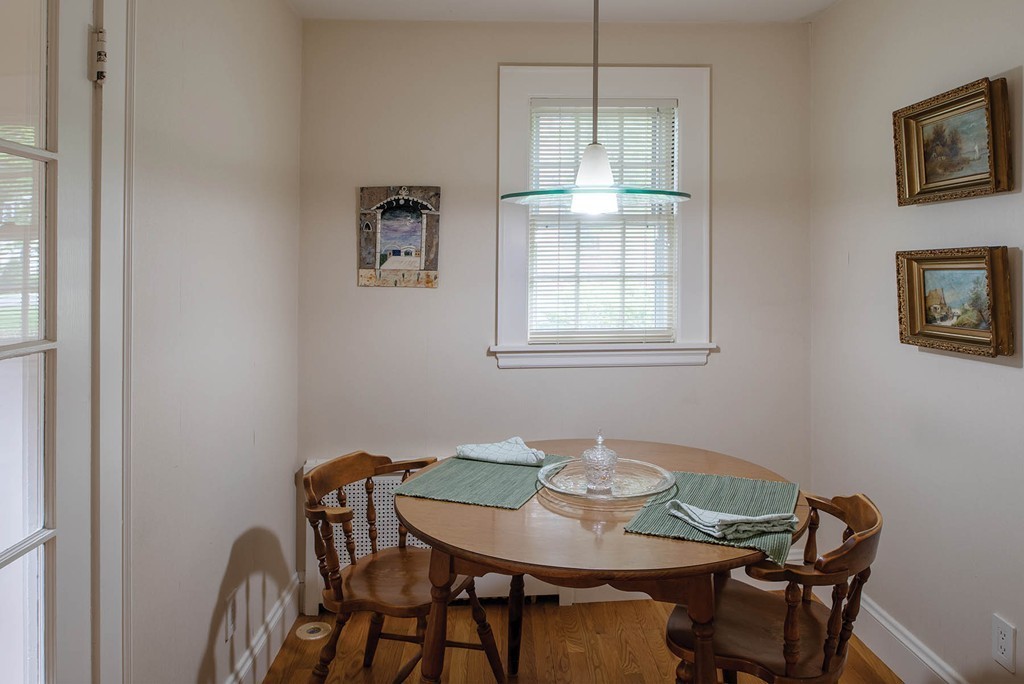 276 Dorset Road Newton, MA 02468 - Photo 6 of 11