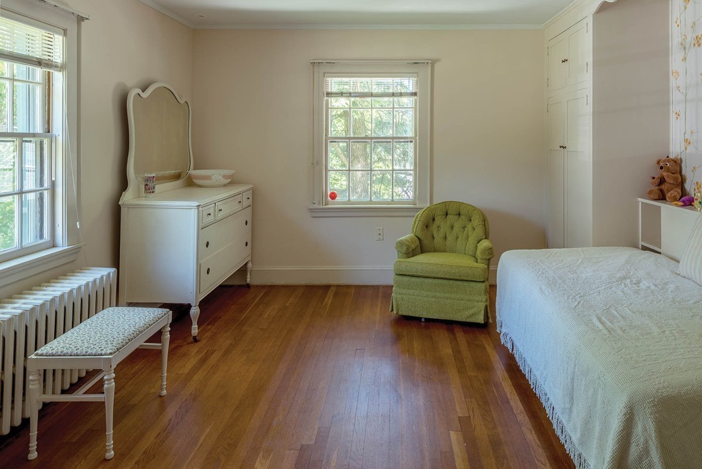 276 Dorset Road Newton, MA 02468 - Photo 8 of 11