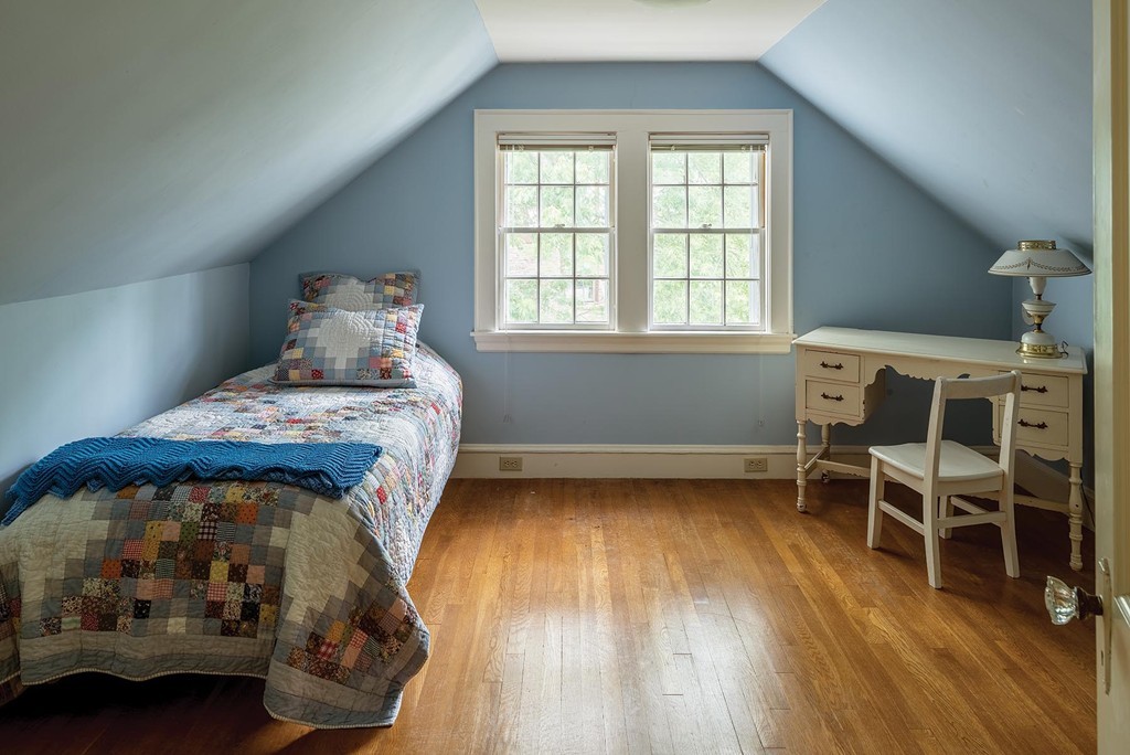 276 Dorset Road Newton, MA 02468 - Photo 9 of 11