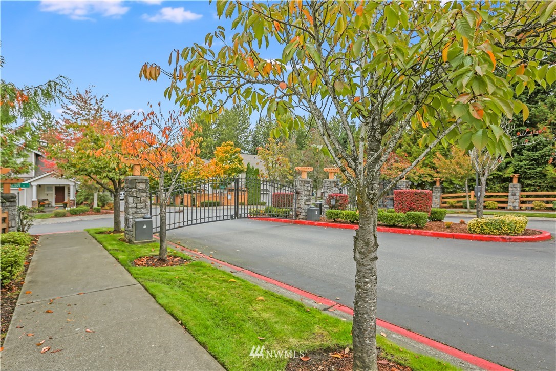 4735 Lake Place South, Unit B Renton, WA 98055 - Photo 3 of 35 Gallery Image 3