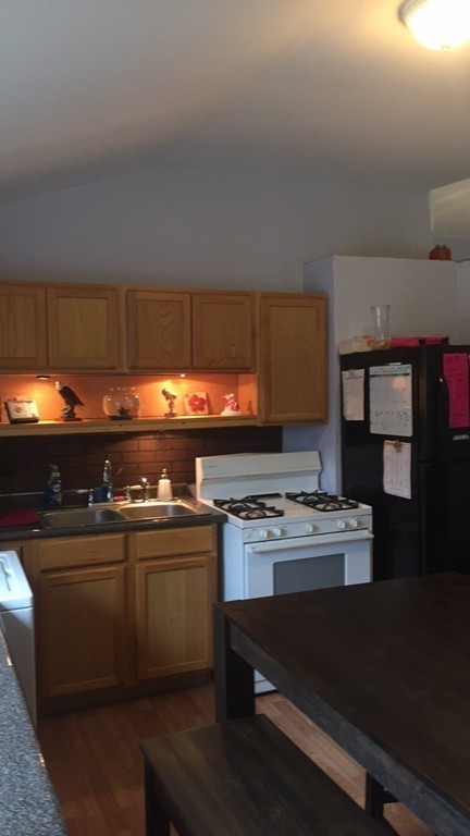 1156 Allen Street Springfield, MA 01118 - Photo 4 of 23