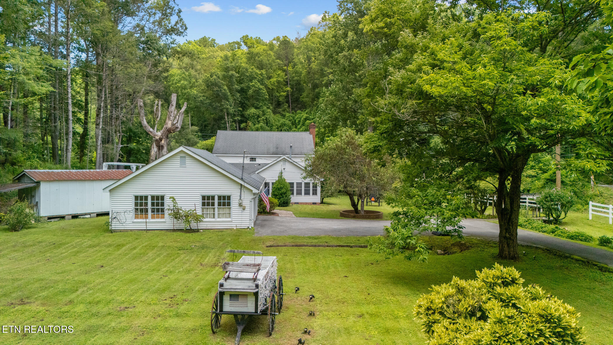 1139 Glades Road Gatlinburg, TN 37738 - Photo 7 of 60 8 dji_20250718133256_0444_d