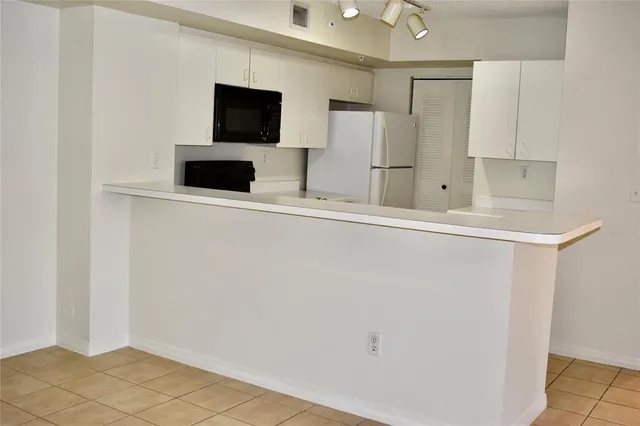 $270,000 | 2600 South University Drive, Unit 111, Davie, FL 33328