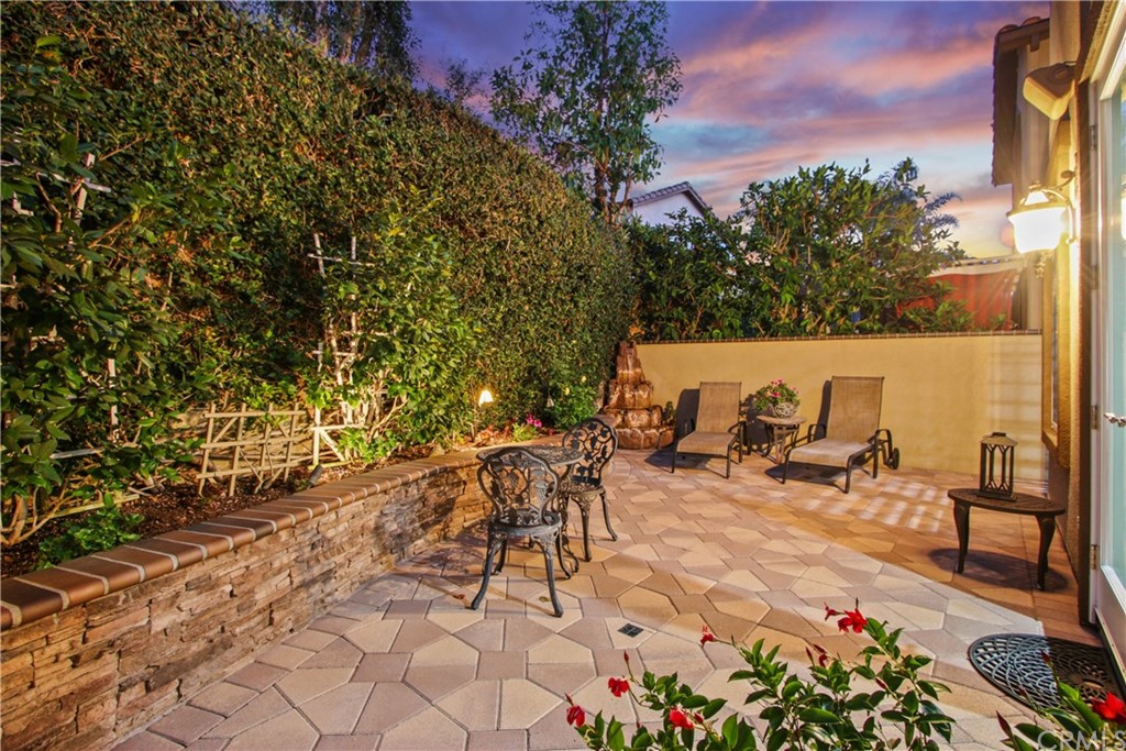 11610 Goetting Avenue Tustin, CA 92782 - Photo 43 of 62 a view of a outdoor space with lounge chair