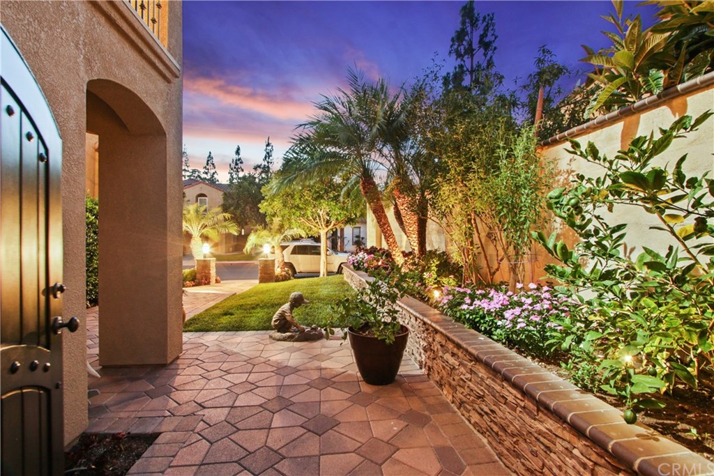 11610 Goetting Avenue Tustin, CA 92782 - Photo 7 of 62