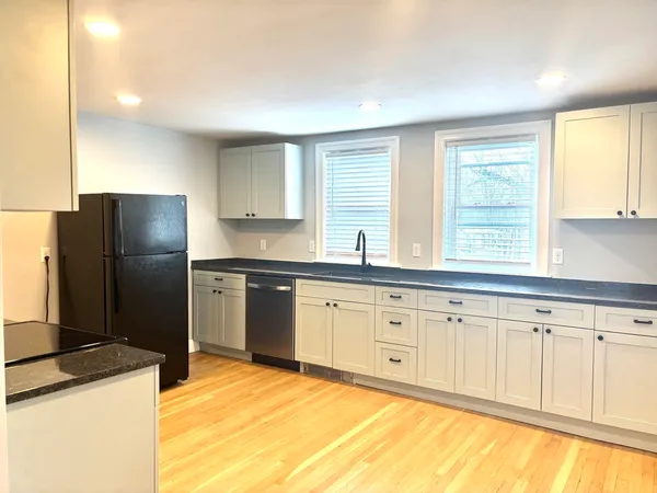 $2,550 | 132 Division Street, Unit 3, North Attleboro, MA 02760