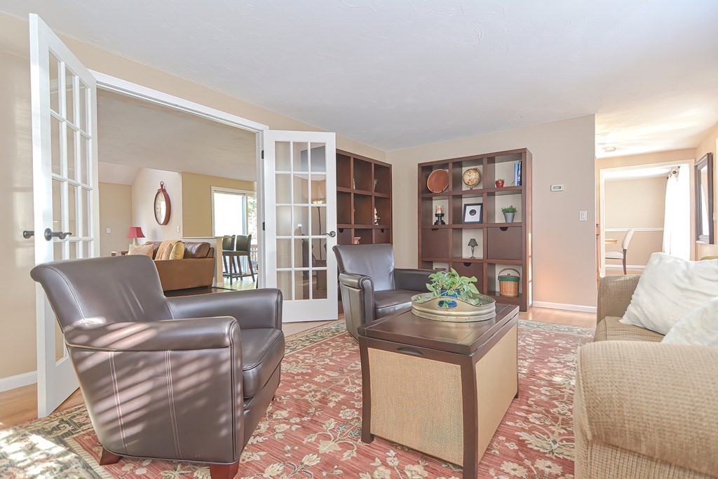 3 Emerson Road Walpole, MA 02032 - Photo 5 of 37 Gallery Image 5