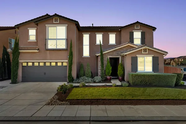 $669,000 | 1006 La Canada Avenue, Clovis, CA 93619