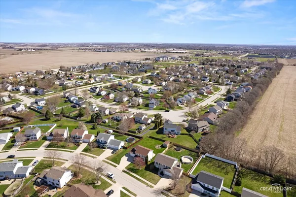 $369,900 | 1306 Evergreen Lane, Yorkville, IL 60560