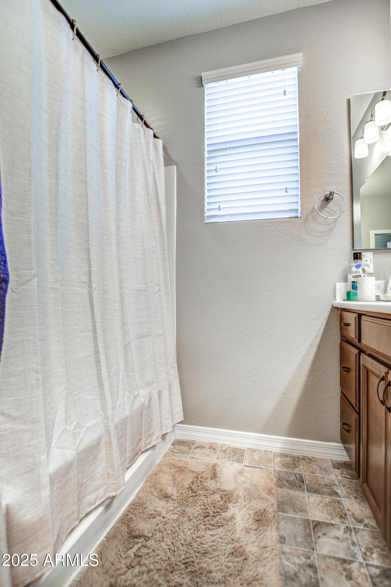 2842 East Fraktur Road Phoenix, AZ 85040 - Photo 24 of 46 a view of a room with a window