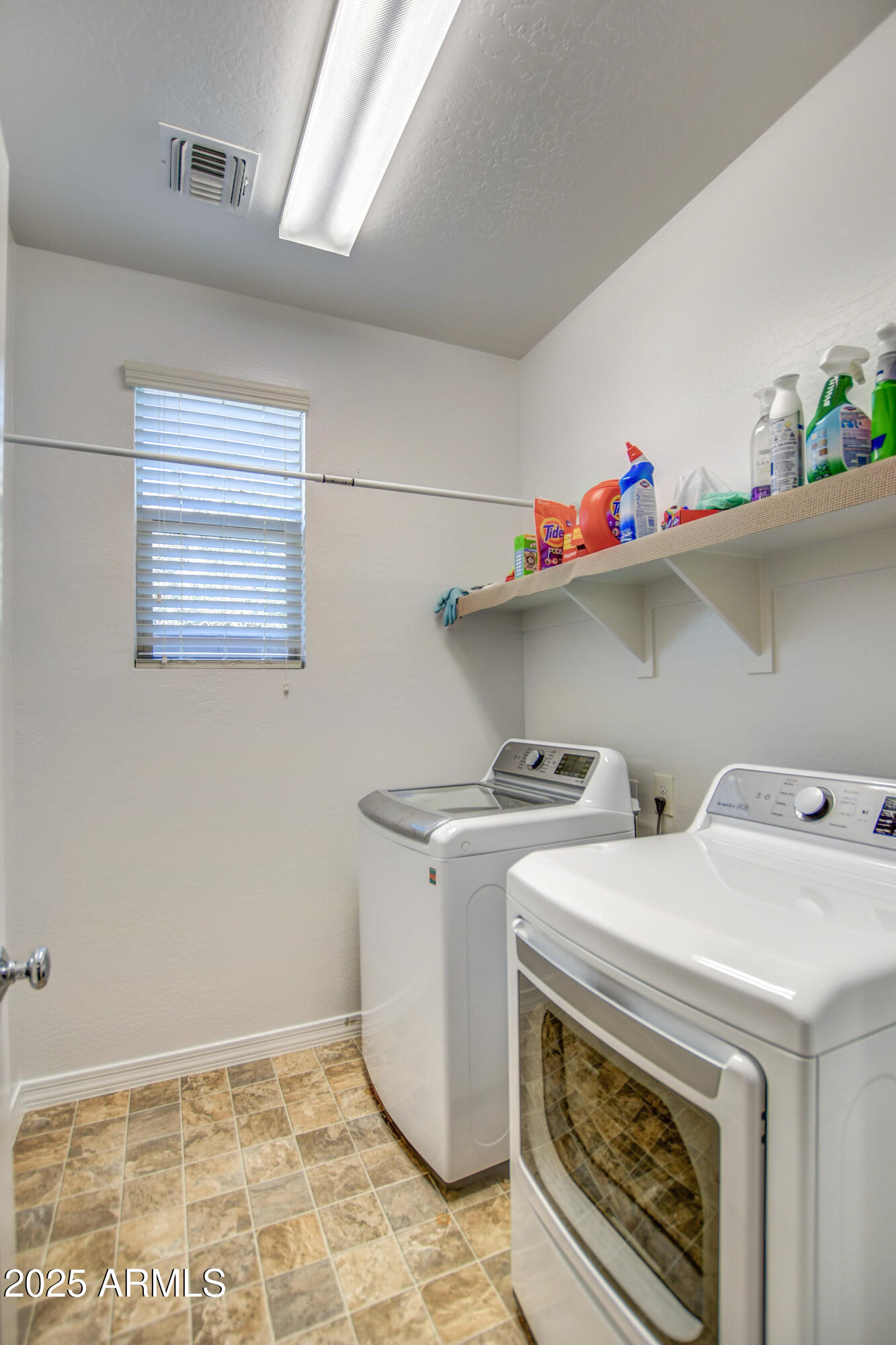 2842 East Fraktur Road Phoenix, AZ 85040 - Photo 34 of 46 a utility room with dryer and washer