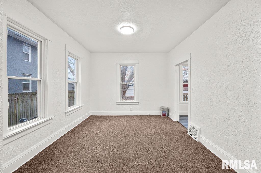 227 44th Street Moline, IL 61265 - Photo 10 of 20 Gallery Image 10